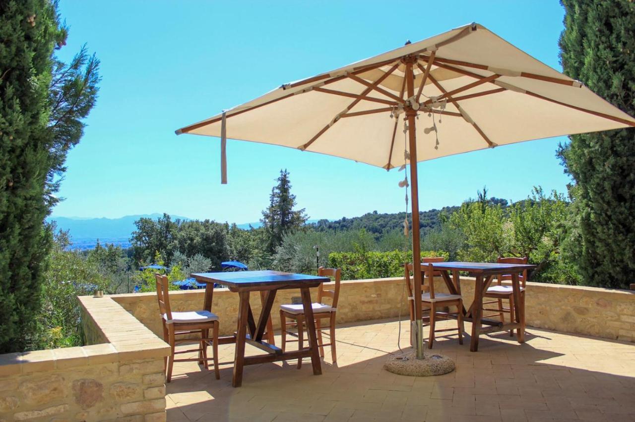 Agriturismo Camiano Piccolo Montefalco Buitenkant foto